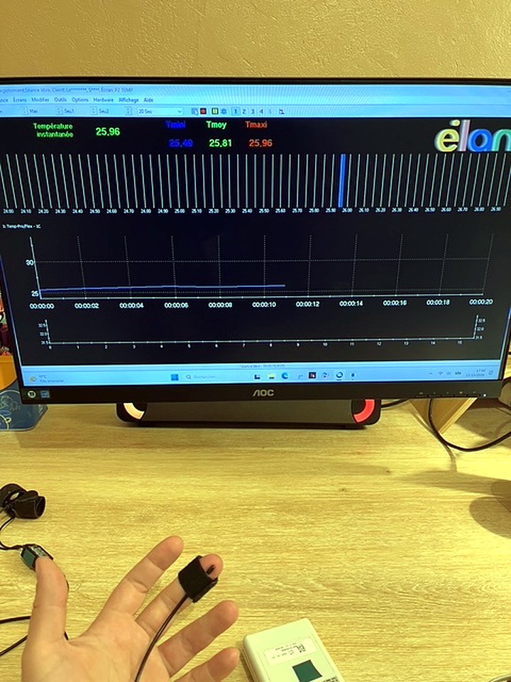 Biofeedback de température : sonde au doigt et température cutanée affichée à l’écran