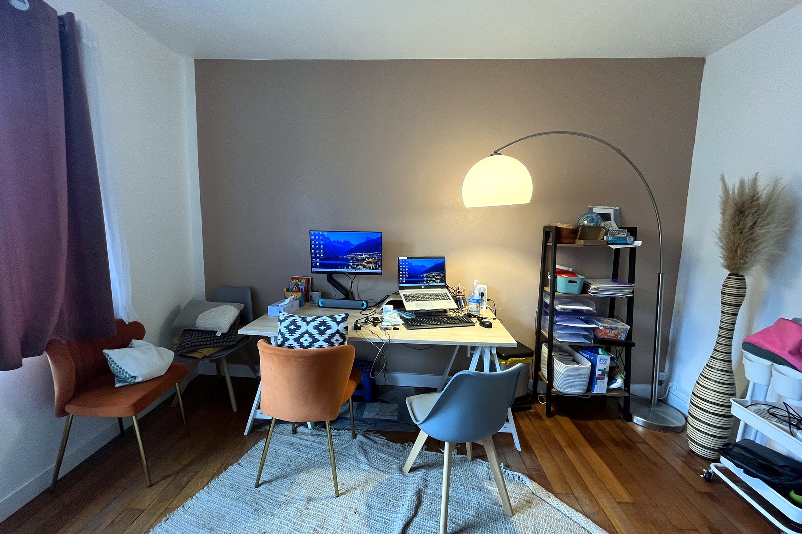 Neurofeedback and biofeedback training room